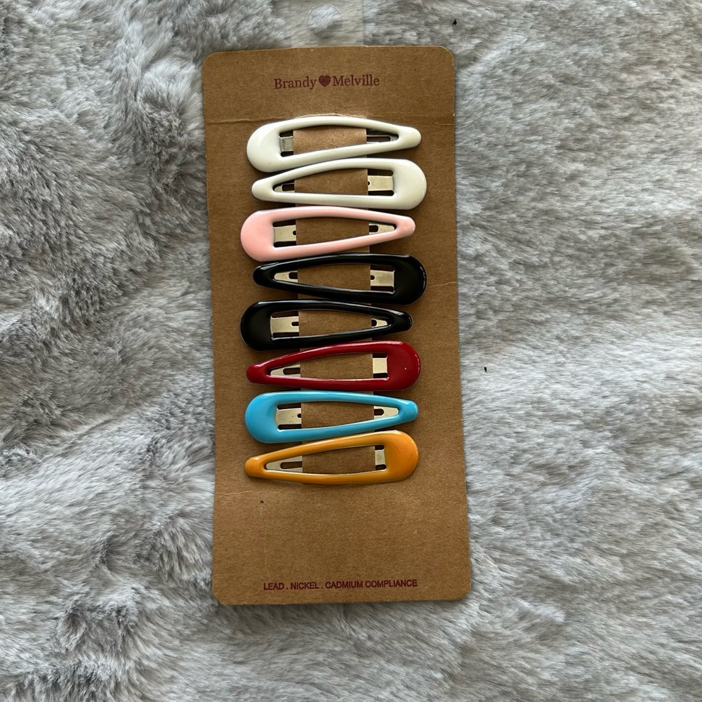 BRANDY MELVILLE HAIRCLIPS